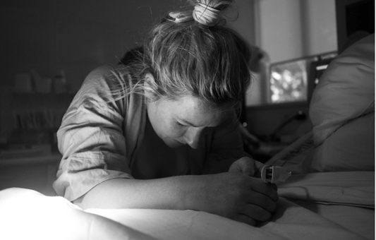 Navigating the Waves: A Guide to 10 Pain Relief Options During Childbirth